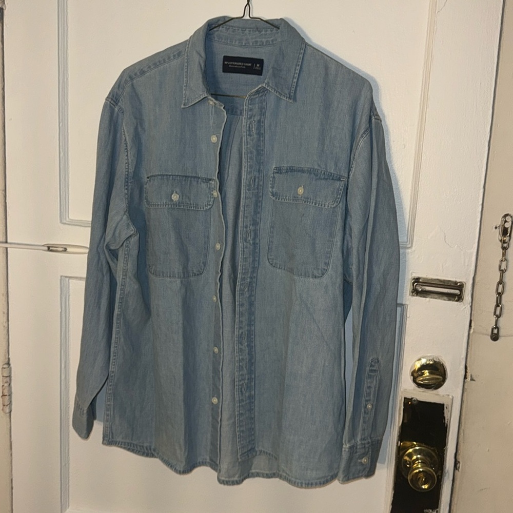 Abercrombie and Fritch oversized button down size M has little stain in pocket